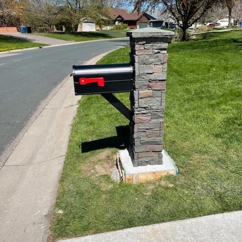 DIY Faux Stone Mailbox Post for Curb Appeal