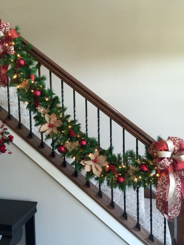 Elegant Christmas Garland and Bow Staircase Decoration