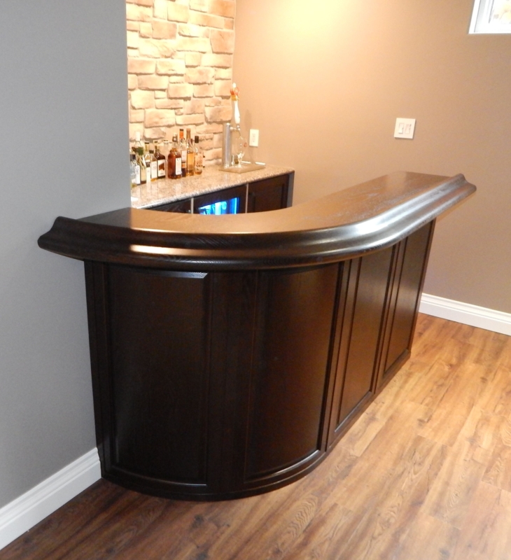 Elegant Curved Dark Oak Bar with Solid Wood Top