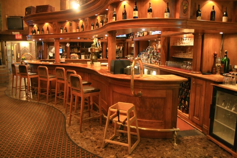 Elegant Curved Wooden Bar Top with Classic Design