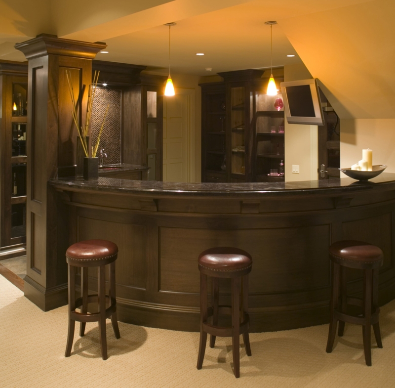 Elegant Curved Wooden Home Bar Design
