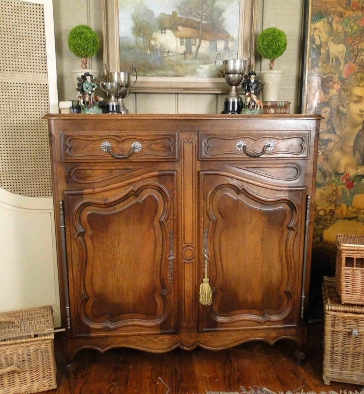 Elegant French Country Wooden Sideboard Design