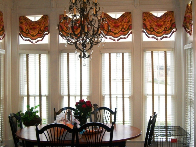 Elegant Transom Window Treatments with Patterned Valances