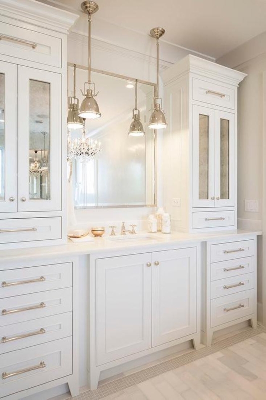 Elegant White Built-In Bathroom Vanity Design