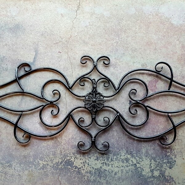 Elegant Wrought Iron Wall Decor with Floral Design