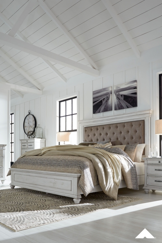 Kanwyn Whitewash Master Bedroom Set with Tufted Headboard