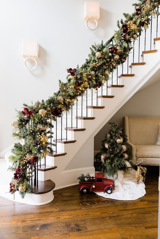 Luxurious Double Garland Christmas Staircase Decor