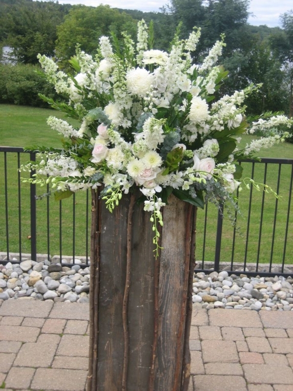 Majestic flowers adorn our rustic reclaimed wooden pedestals at Laura ...