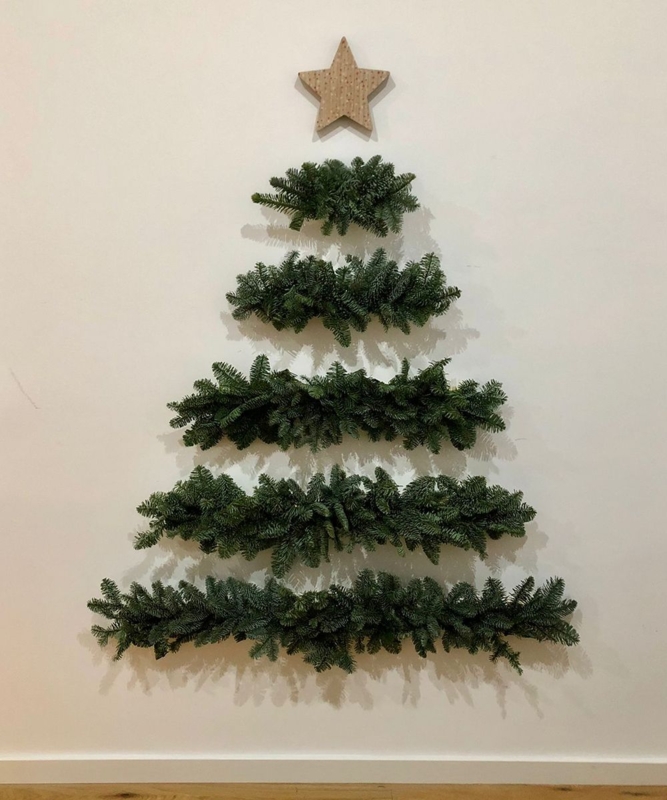 Minimalist Wall-Mounted Pine Branch Christmas Tree