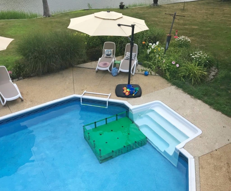 Modern Backyard Pool Platform with Lounge Area