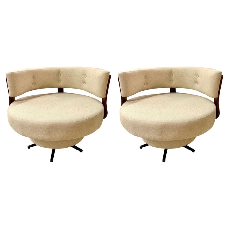 Pair of Midcentury Round Swivel Chairs in Beige Upholstery