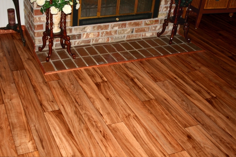 Realistic Wood-Look Sheet Vinyl Flooring Design