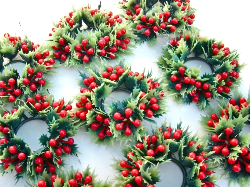 Retro Holiday Plastic Taper Candle Rings