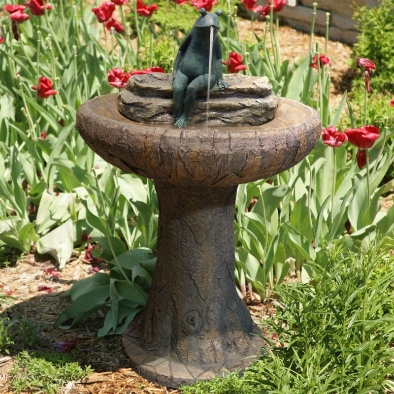 Rustic Frog Bird Bath Fountain for Garden Decor