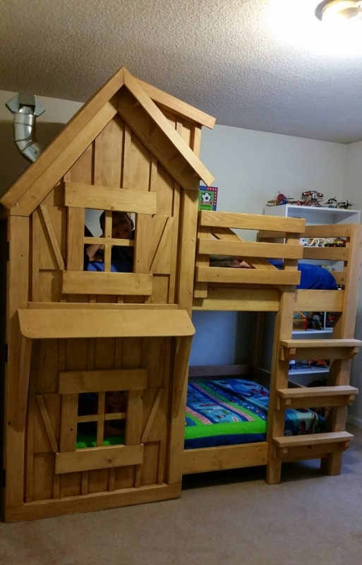 Rustic Wooden Bunk Bed House for Kids