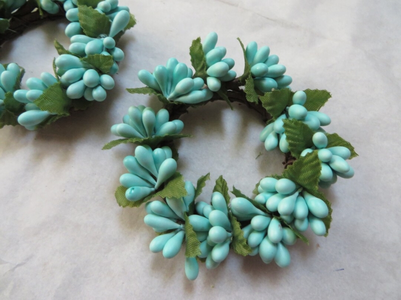 Turquoise Berry Candle Rings with Green Leaves
