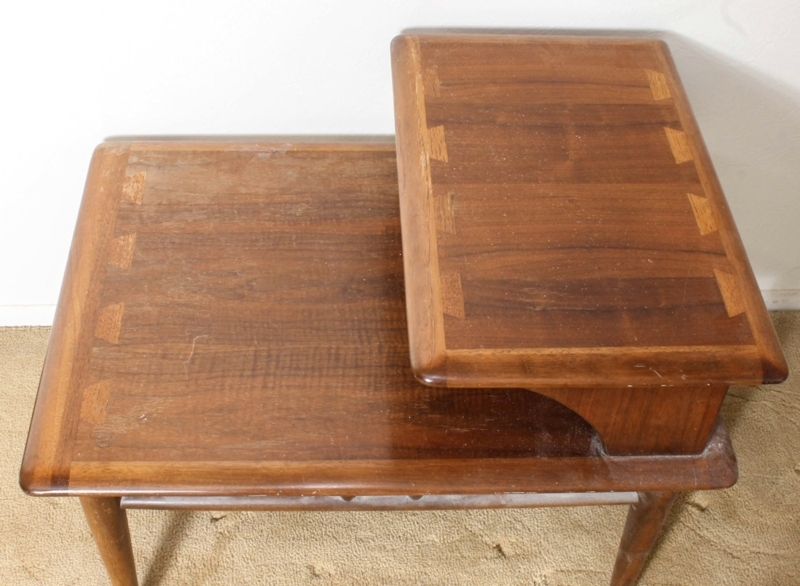 Vintage Mid Century Modern Two-Tier End Table by Lane | EBTH