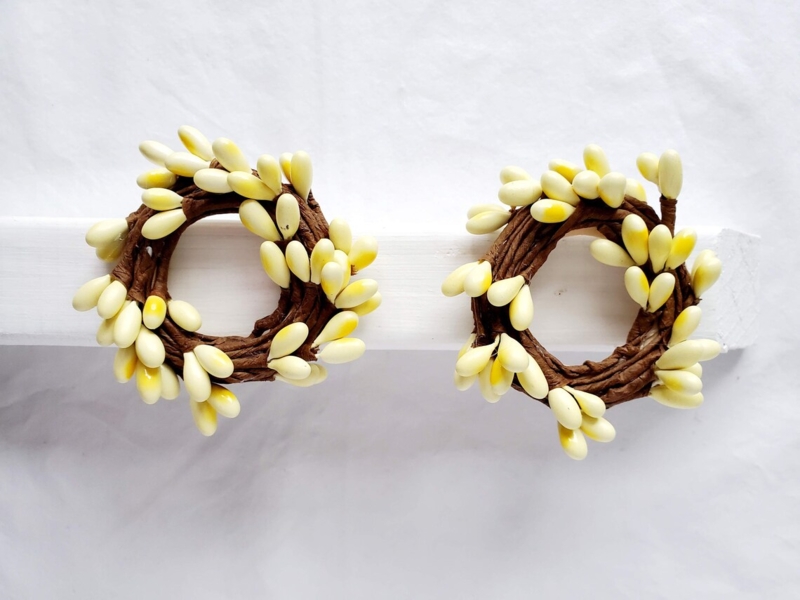 Yellow Pip Berry Taper Candle Ring Set