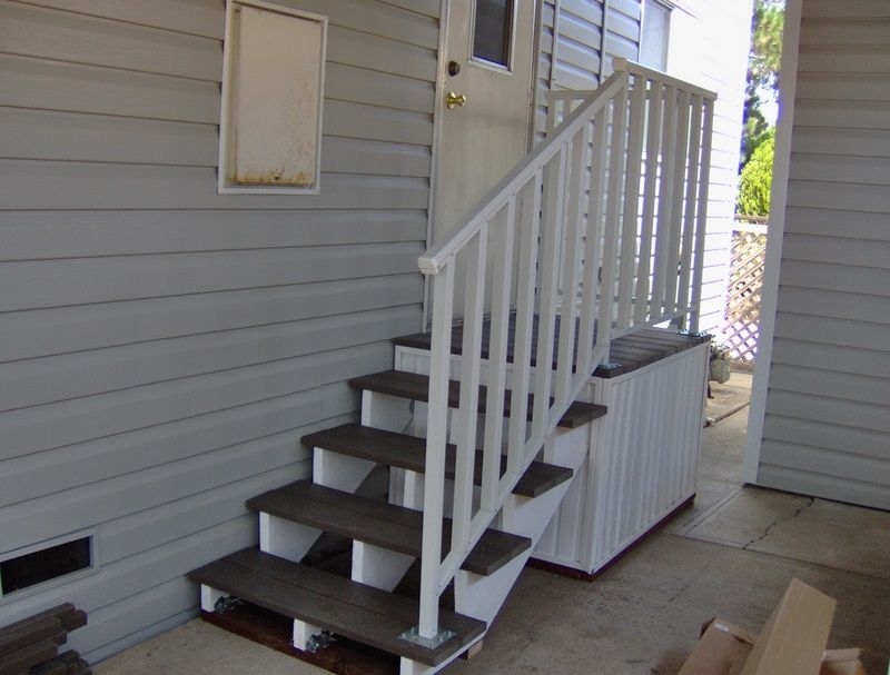 Compact Mobile Home Outdoor Stair Kit Design