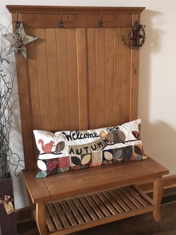 Cozy Autumn-Themed Bench Pillow for Entryway