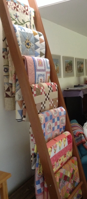 Creative Quilt Display Ladder for Home Decor