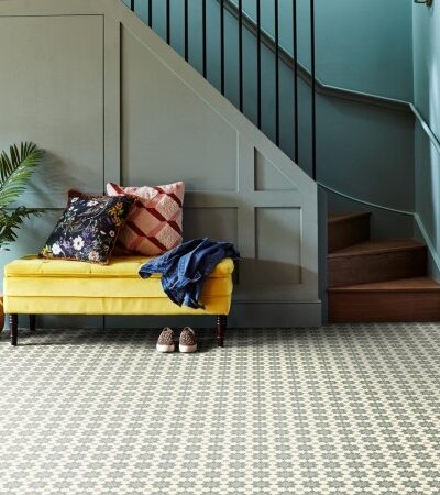 Cushioned Retro Floral Vinyl Flooring in Modern Entryway