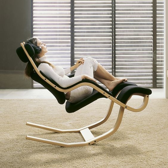 Ergonomic Modern Nap Chair with Wooden Frame