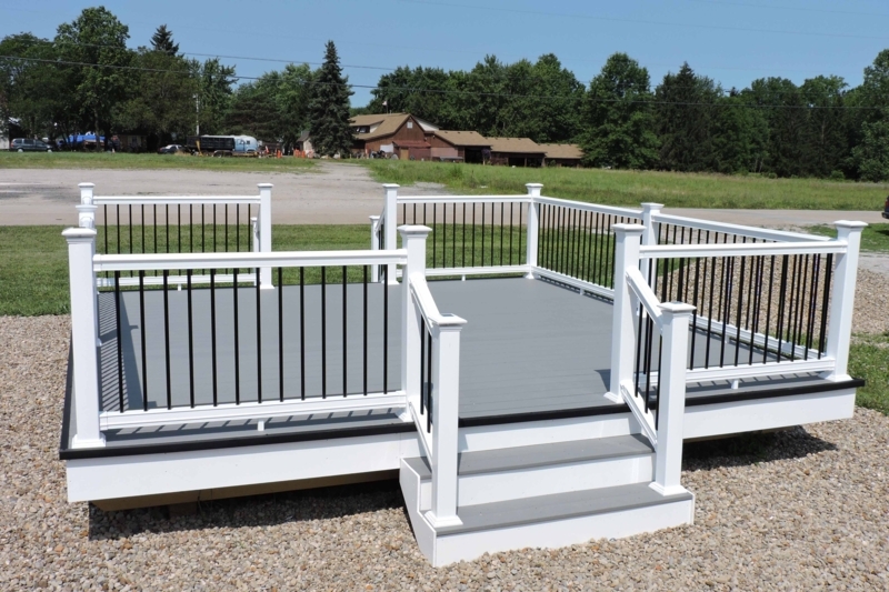 Modern Modular Deck with Black Metal Railings