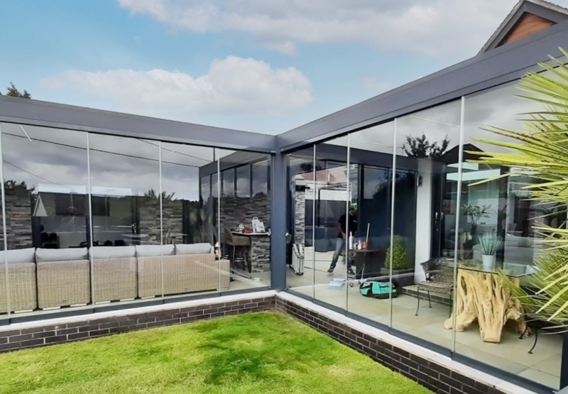 Modern Pergola Glass Installation with Open View