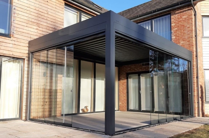 Modern Sliding Glass Pergola with Tempered Seamless Walls