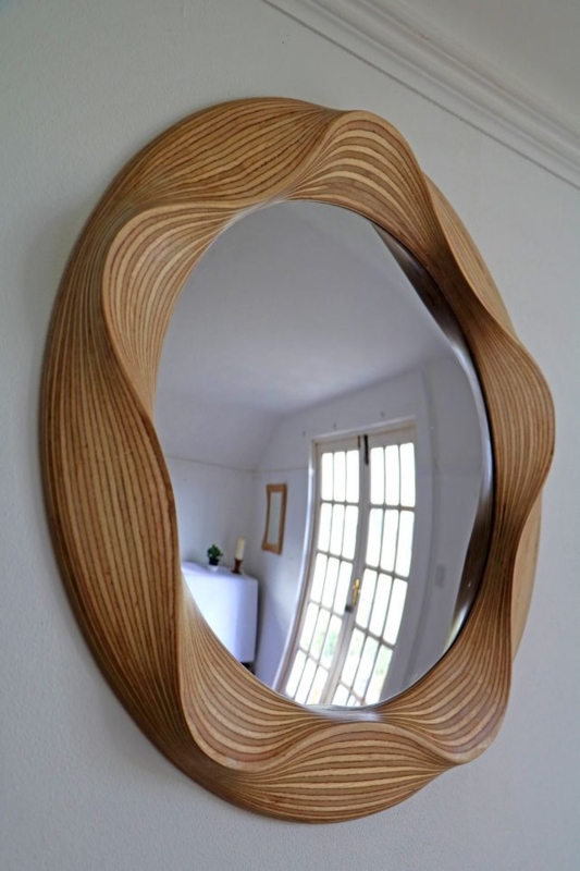 Round Wooden Convex Wall Mirror with Wavy Frame