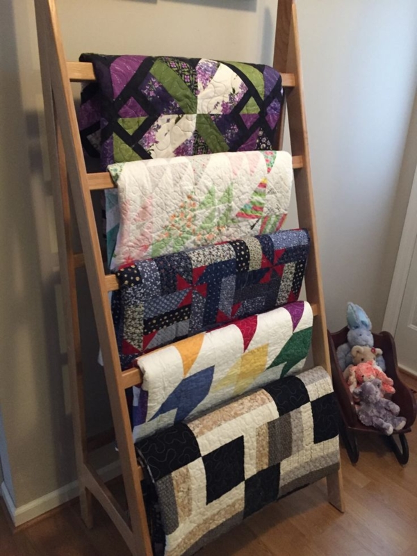 Wooden Quilt Ladder Rack for Stylish Quilt Display