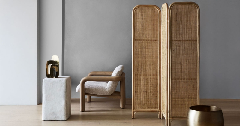 Arched Rattan Room Divider Screen with Woven Cane Texture