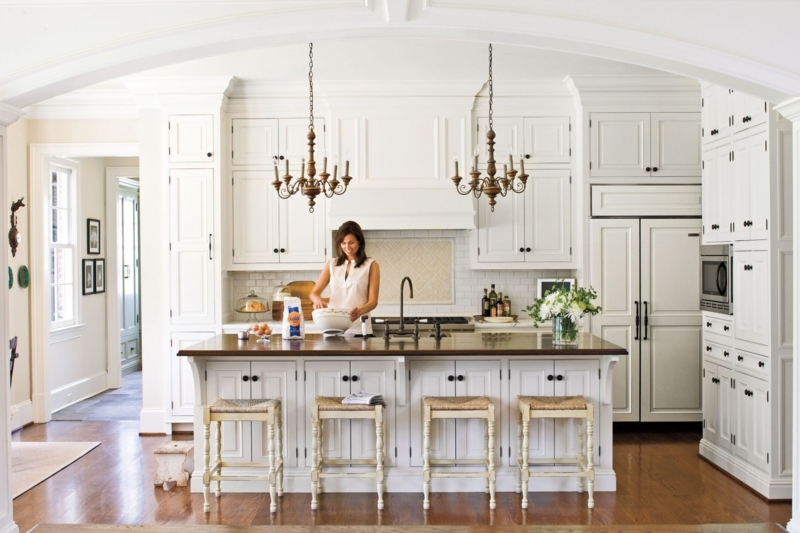 Backless Bar Stool: Turned Spindle Legs Woven Rush Seat White Finish