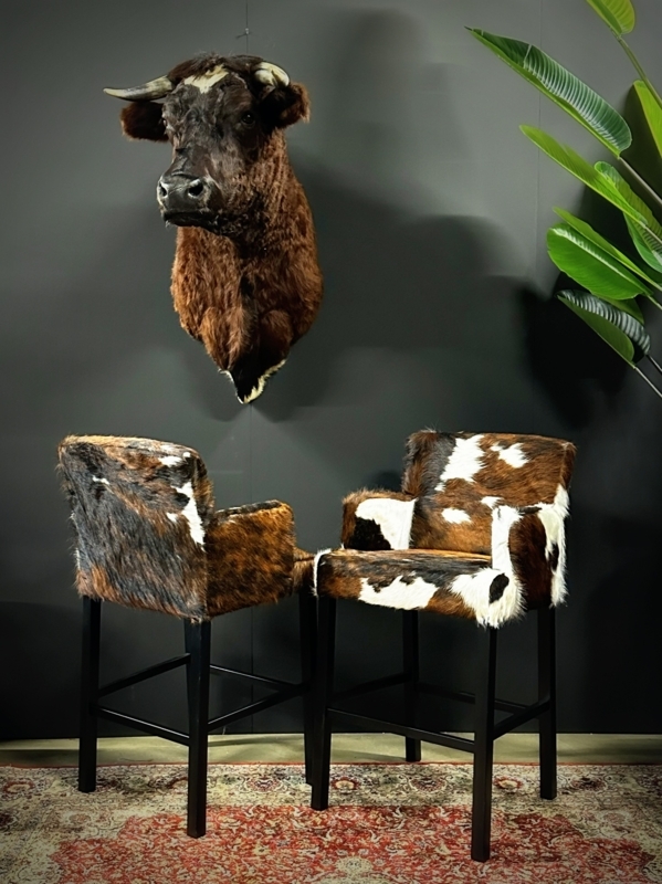 Bar stool in cowhide. - BEAST Interiors