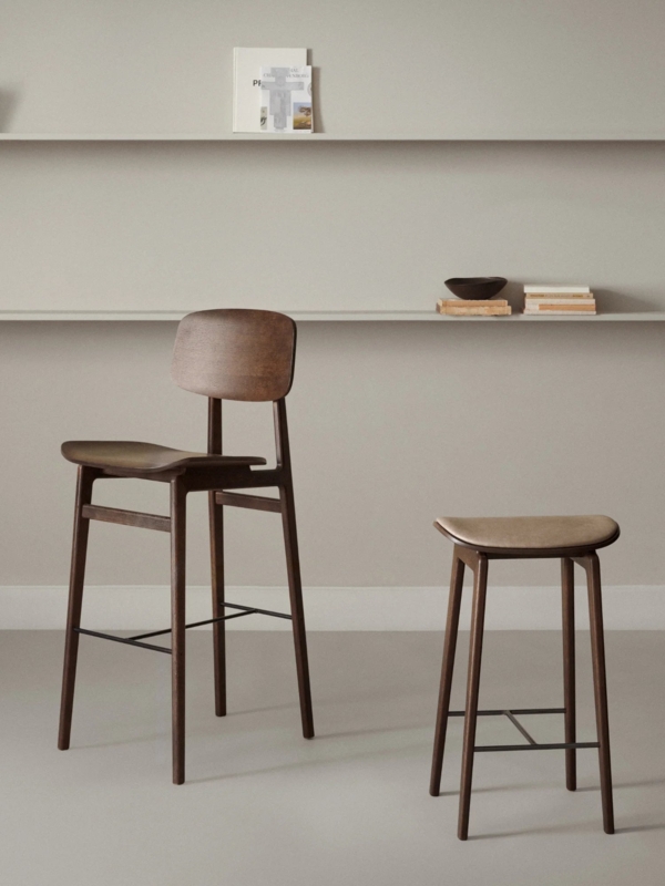 Bar Stool Thin Metal Footrest Scandinavian Style Dark Brown Wood
