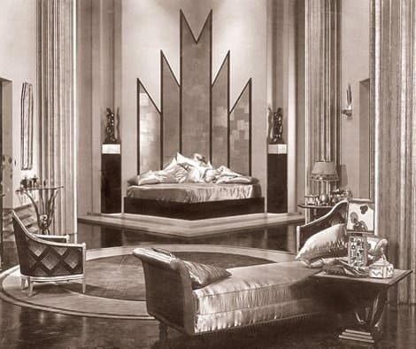 Bedroom Set Skyscraper Style Headboard Fluted Pilasters Satin Chaise Longue