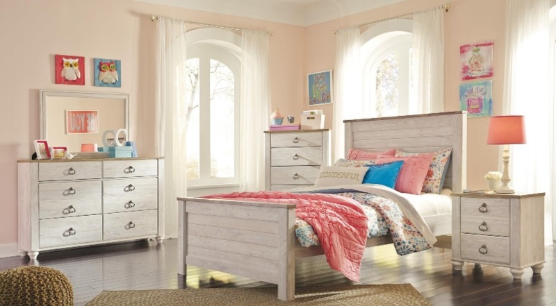 Bedroom Set Whitewashed Finish Wood Top Accents Ring Pull Hardware
