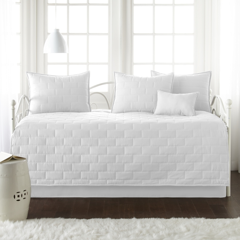 Brick Quilted Daybed Set White Metal Frame Monochromatic Cottage