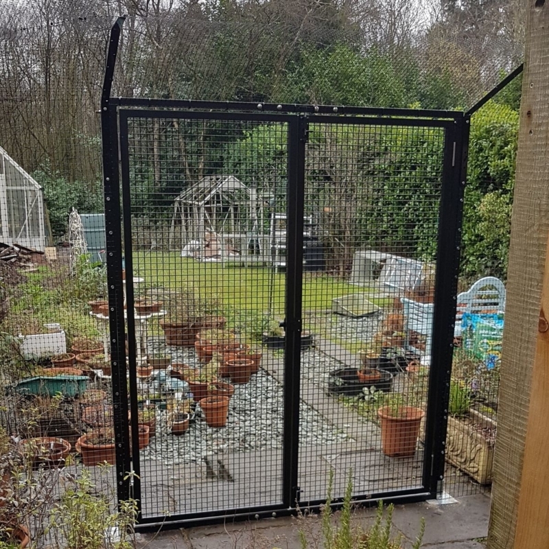 Cat Enclosure Gate Curved Top Mesh Fence Double Opening
