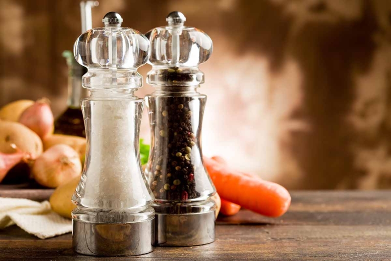 Classic Hourglass Spice Mills with Polished Silver Chrome Accents