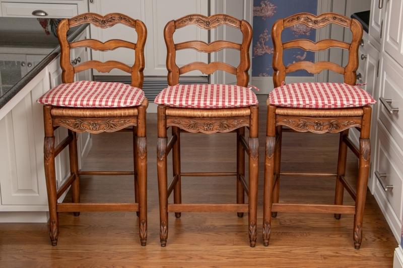 Counter Stool Set of 3: Scalloped Ladder Back Red Gingham Cushions