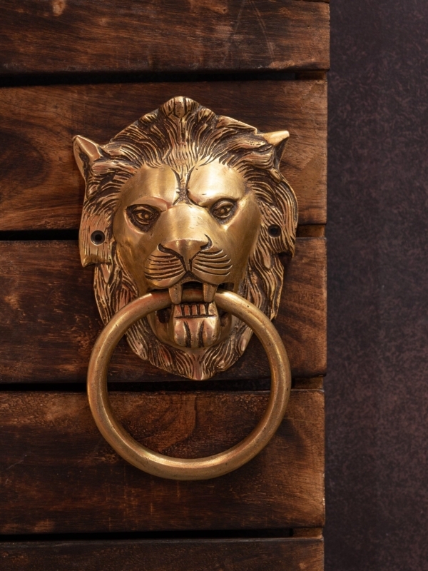 Door Knocker, Antique Brass Lion Head with Circular Pull Ring.