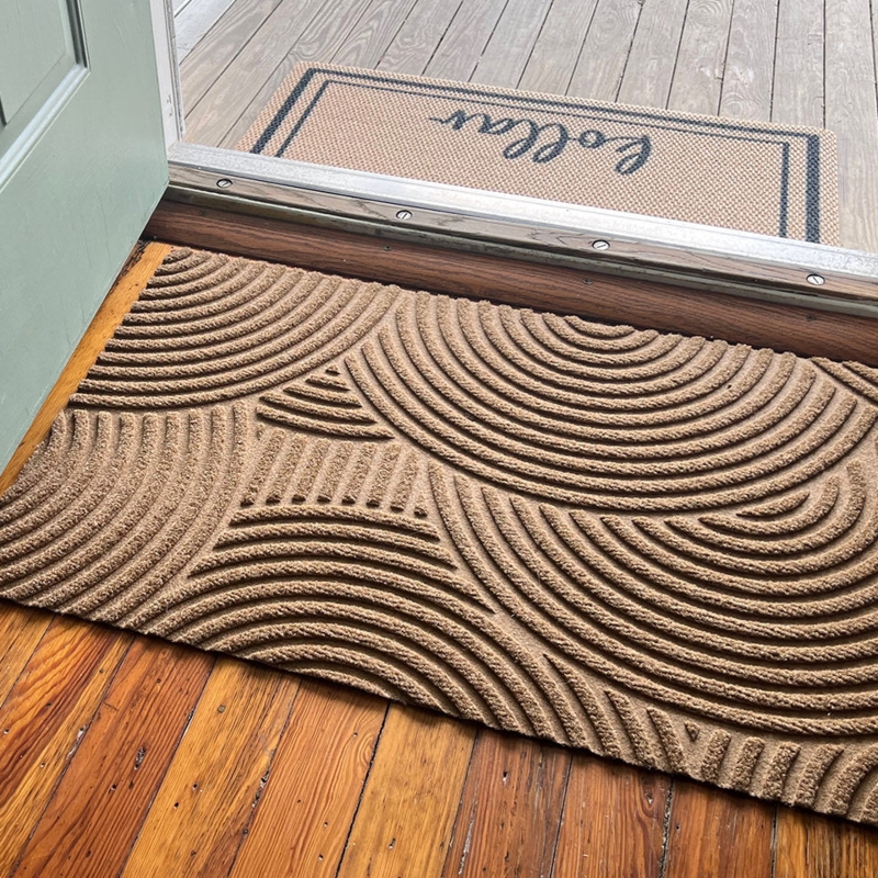 Doormat: Textured Concentric Arches Design, Modern Organic Entryway