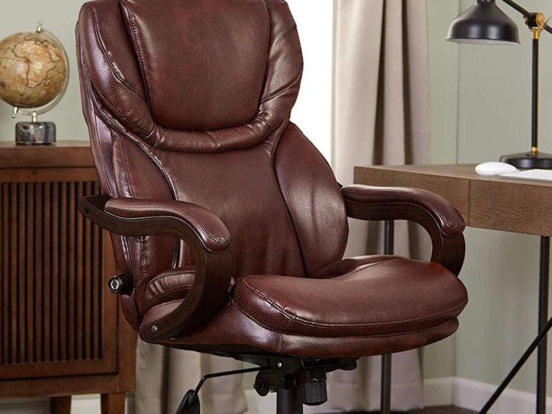 Executive Office Chair in Mahogany Brown with Wood-Toned Accents