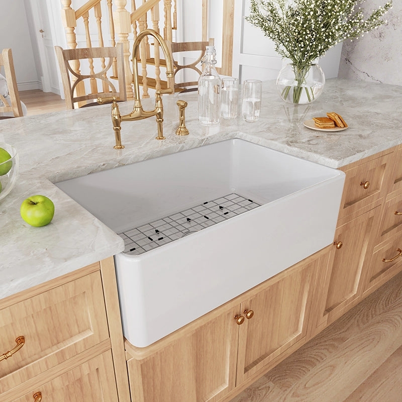 Farmhouse Sink: Single Bowl Apron Front with Protective Bottom Grid