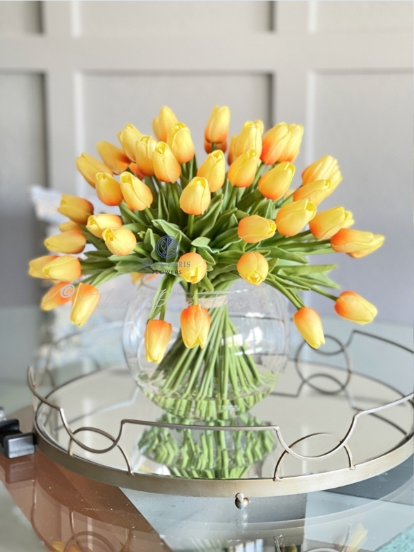 Floral Arrangement, Large Scale Bouquet, Gradient Petals, Yellow Tulips