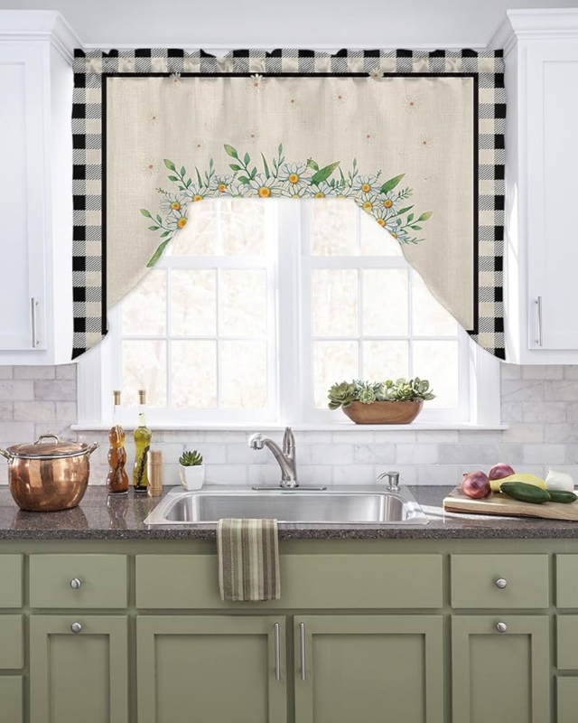 Floral Valance, Daisy Print with Buffalo Check Border and Scallop