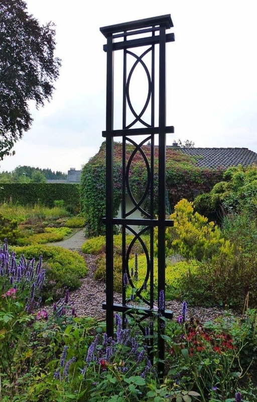 Garden Trellis Modern Geometric Stacked Ovals, Tall Slim Profile