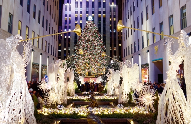 Holiday Display: Grand Christmas Tree, Illuminated Wireframe Angels